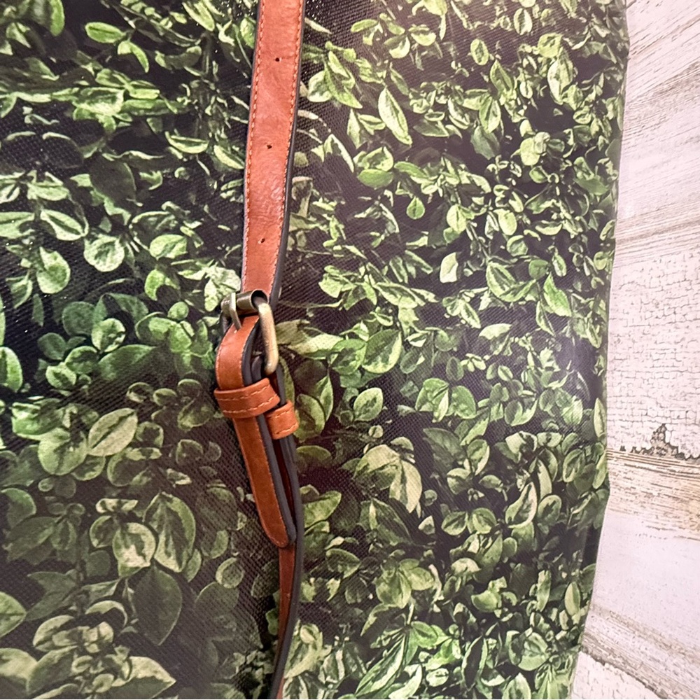 Crossbody Bag with Tan Tassel Details - Picture 7 of 13